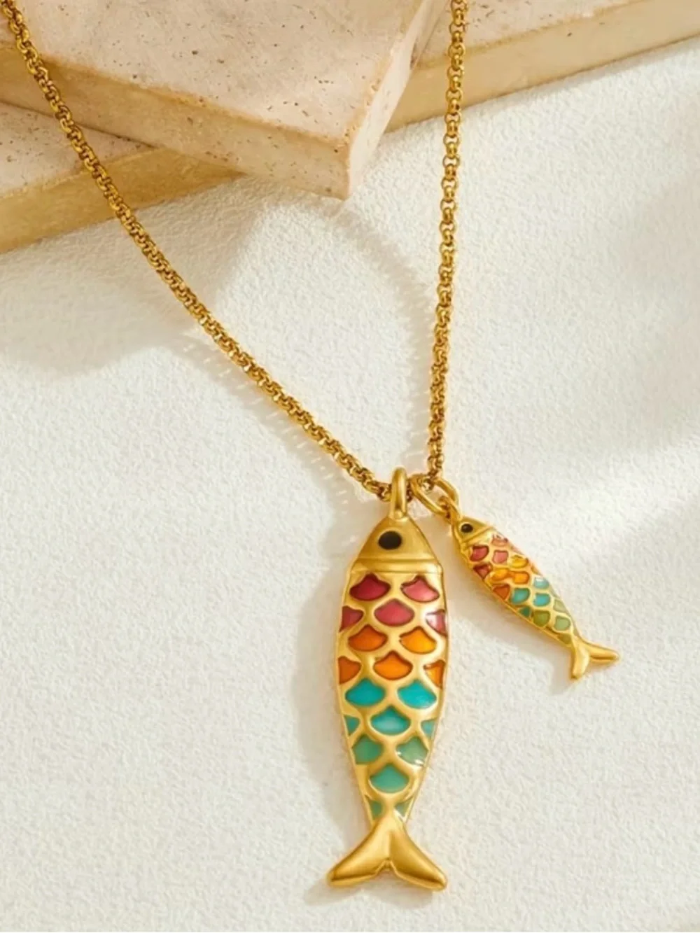 N/A elegant gold